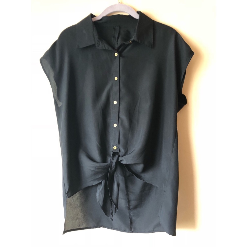 Front Knot Black Sleeveless Top